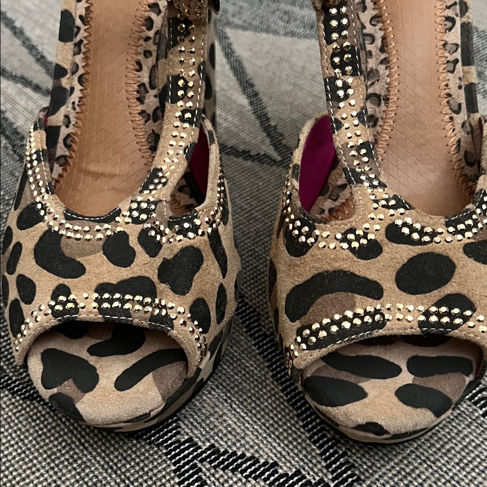 Gianni Bini Leopard Print Heels with Gold Stones - Picture 2 of 7